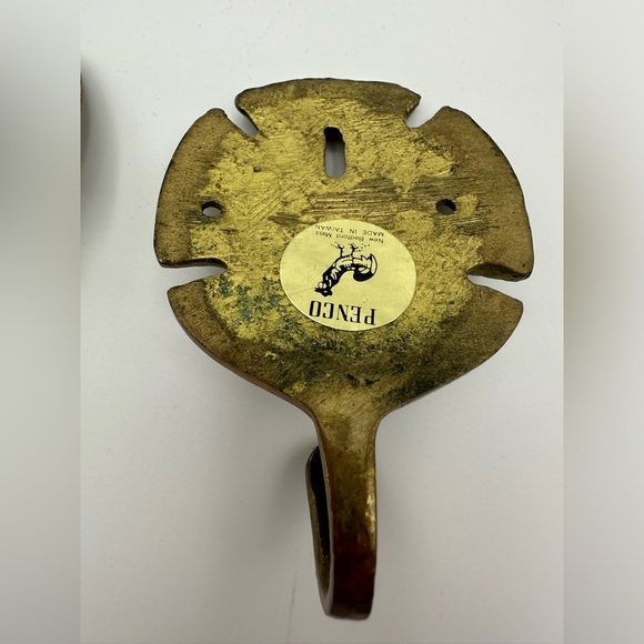 2 VTG Nanco & Penco Solid Brass Sand Dollar Wall Hooks Nautical Beach Decor - Picture 3 of 6